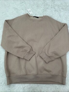 😊 NWT Trendy Queen Crew Neck Sweatshirt